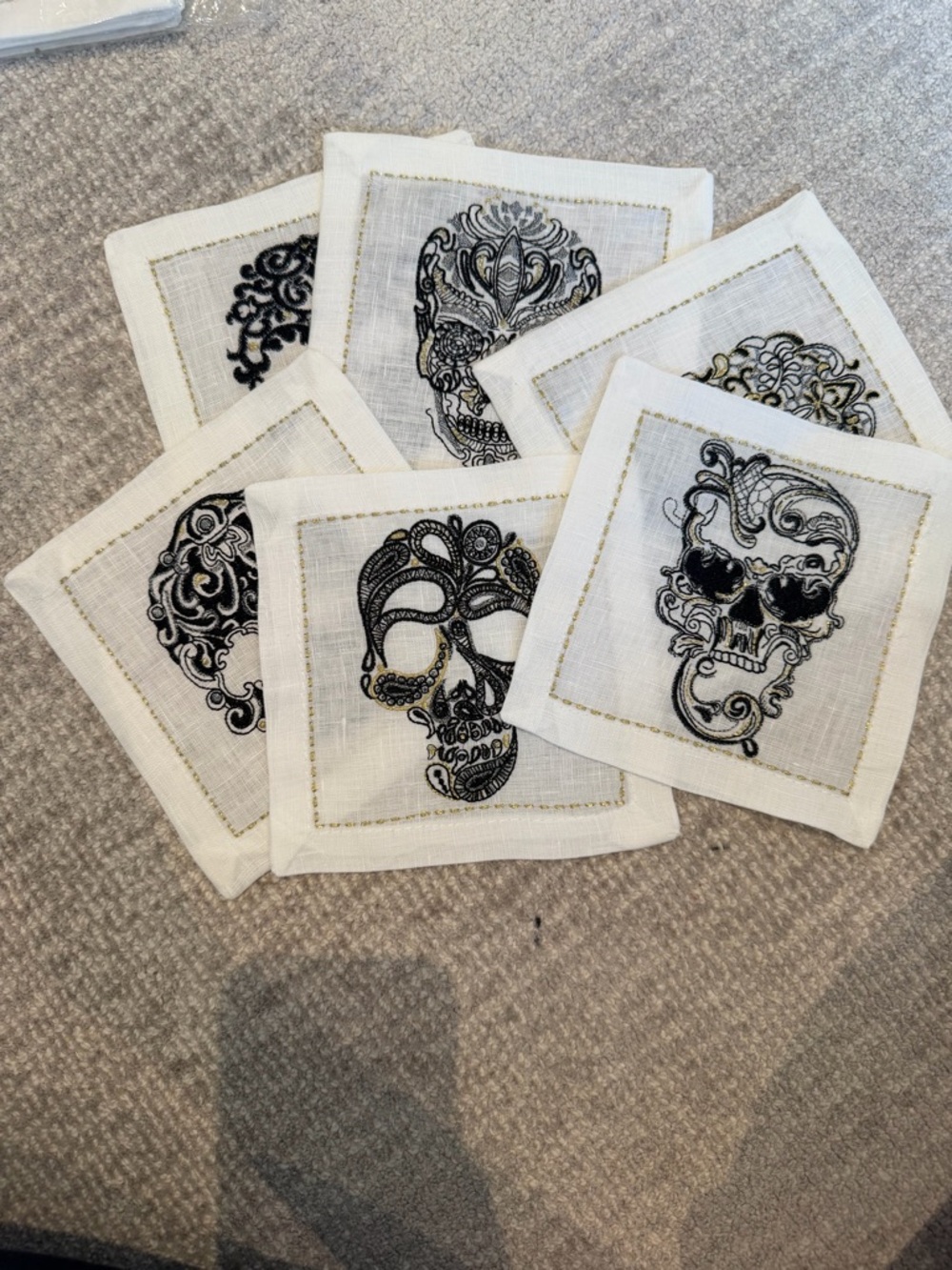 Kim seybert Set of 6 Skull Cocktail Napkins - new without tags